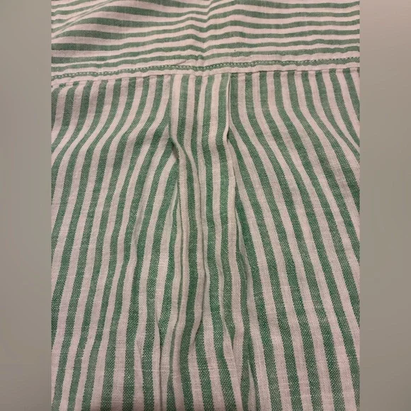 beachlunchlounge collection Linen/Cotton green & white stripe top. Size Small. - Picture 6 of 12